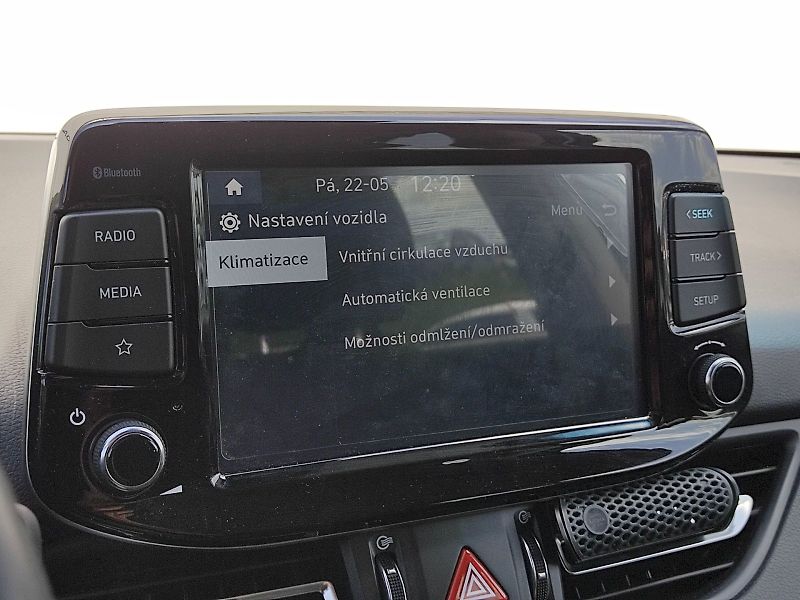 Hyundai i30 (2024) CW 1,5 T-GDI 117 kw - fotka 13 z 35