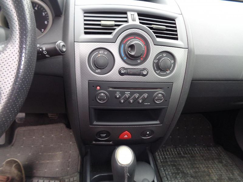 Renault Mégane 1,4 - fotka 8 z 9