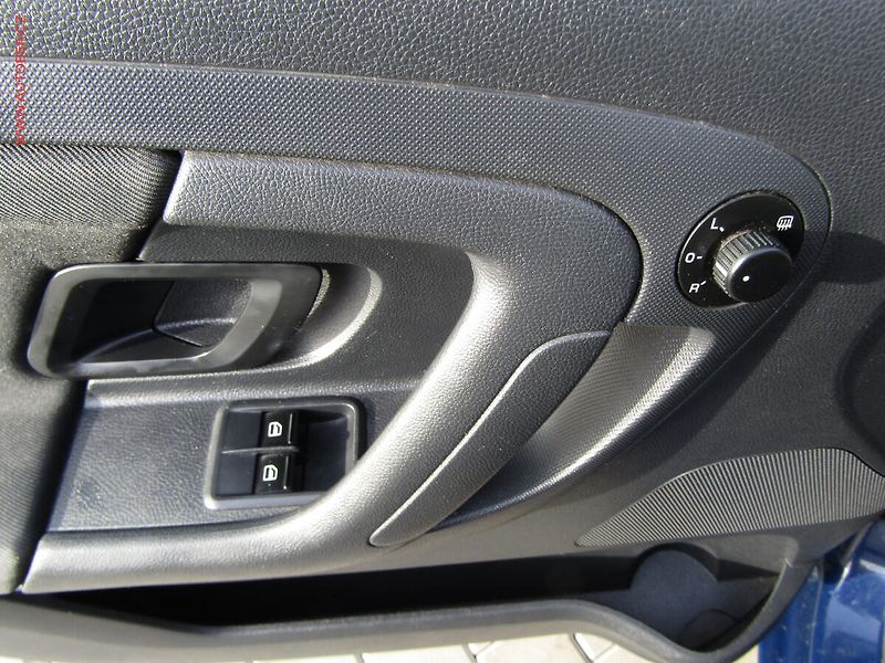Škoda Fabia (2012) 1.6 TDi, ČR, AC, tažné - fotka 11 z 17
