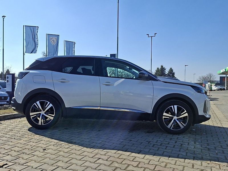Peugeot 3008 ALLURE 1,2 PT 130k M6 - fotka 9 z 28