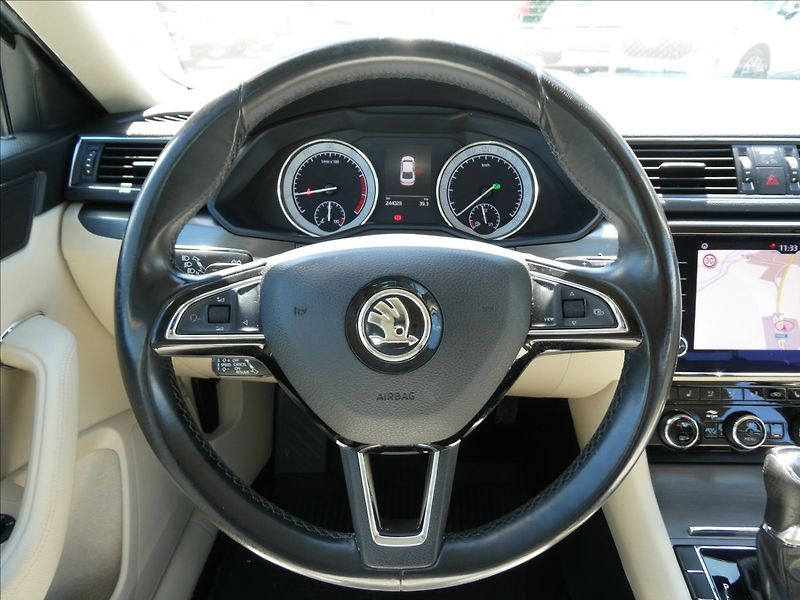 Škoda Superb 1,5 TSi 110kW 1majitel,DSG,DPH - fotka 33 z 47