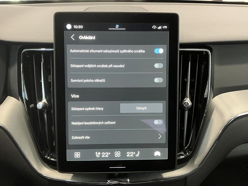 Volvo XC60 T6 eAWD Black Edition Plus AT8 - fotka 35 z 41