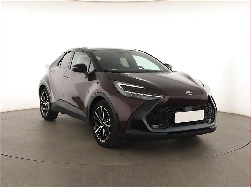Toyota C-HR (2024) 1.8 Hybrid - fotka 1 z 20