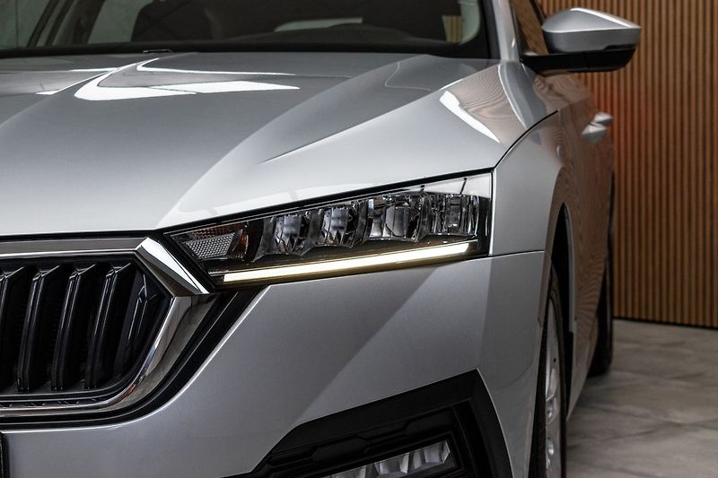 Škoda Octavia 2.0 TDI AMBITION*DPH*ČR 1.MAJ* - fotka 33 z 38