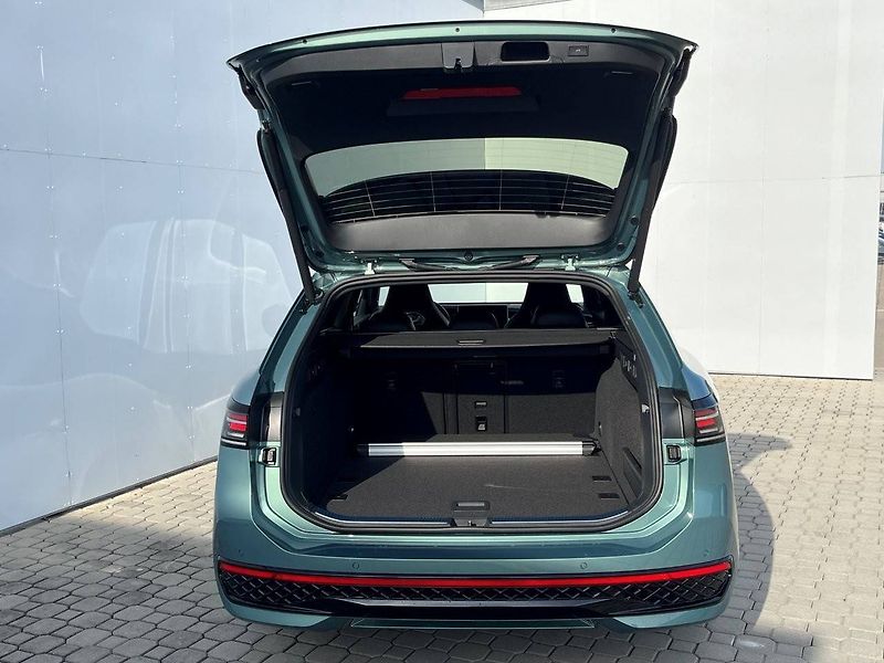 Volkswagen Passat (2026) R-Line Family 7DSG 2,0TSI - fotka 4 z 7