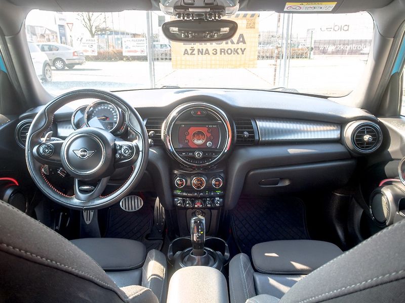Mini Cooper S (2018) 12/18 2.0T 141KW mat - fotka 16 z 56