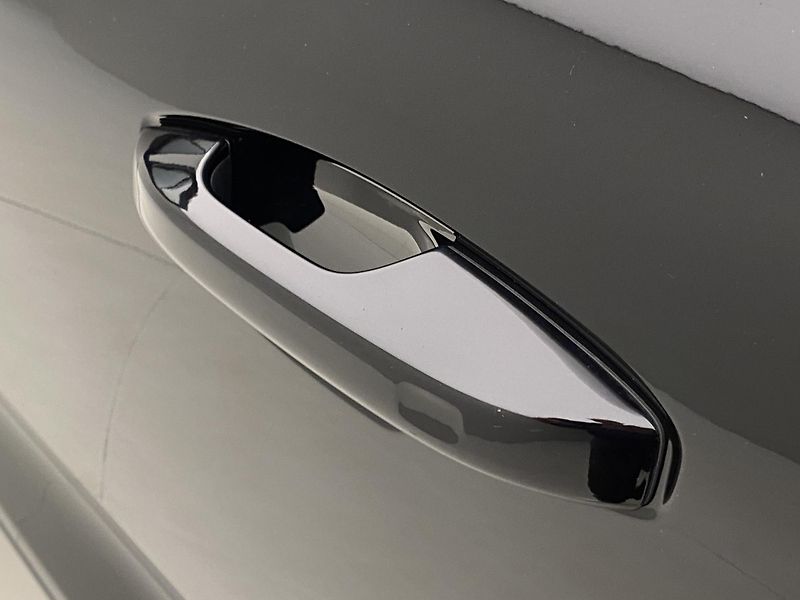Volvo XC40 D4 AWD INSCRIPTION REZERVACE - fotka 32 z 44