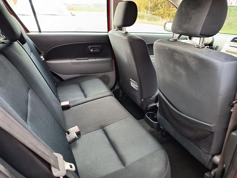 Subaru Justy (2009) 1.0 51kw - fotka 40 z 44