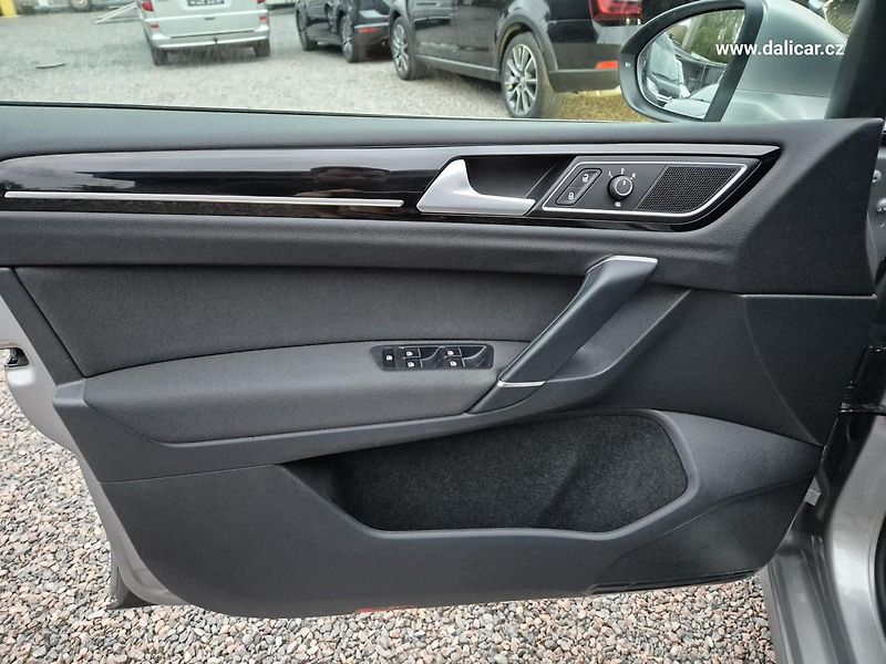 Volkswagen Golf Sportsvan (2016) 1.4TSi 110KW Highline NAVI - fotka 34 z 57