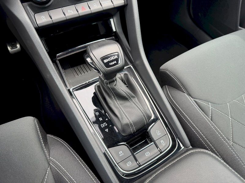 Škoda Karoq (2024) 2.0TSI 140kW DSG 4x4 SportLine - fotka 28 z 35