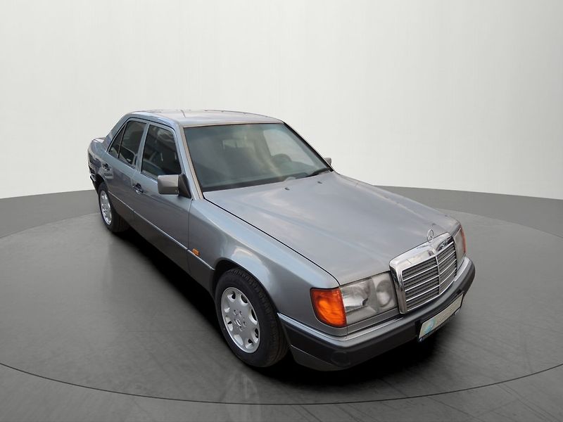 Mercedes-Benz Třídy E 124 300E 4Matic Automat - fotka 6 z 20