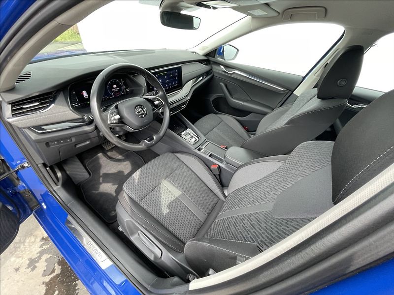 Škoda Octavia 2,0 TDI DSG Combi Style Plus - fotka 5 z 22