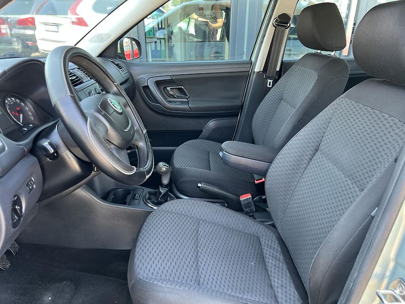 Škoda Fabia 1.6TDi 55KW ALU ČR KLIMA - fotka 15 z 34