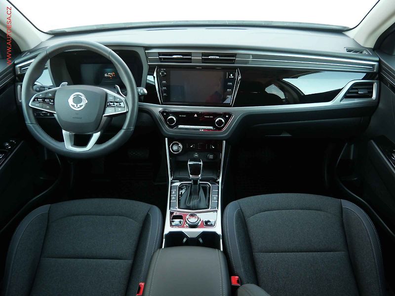 SsangYong Korando (2025) 1.5 T-GDi, 1.maj,ČR, AT, LED - fotka 8 z 29