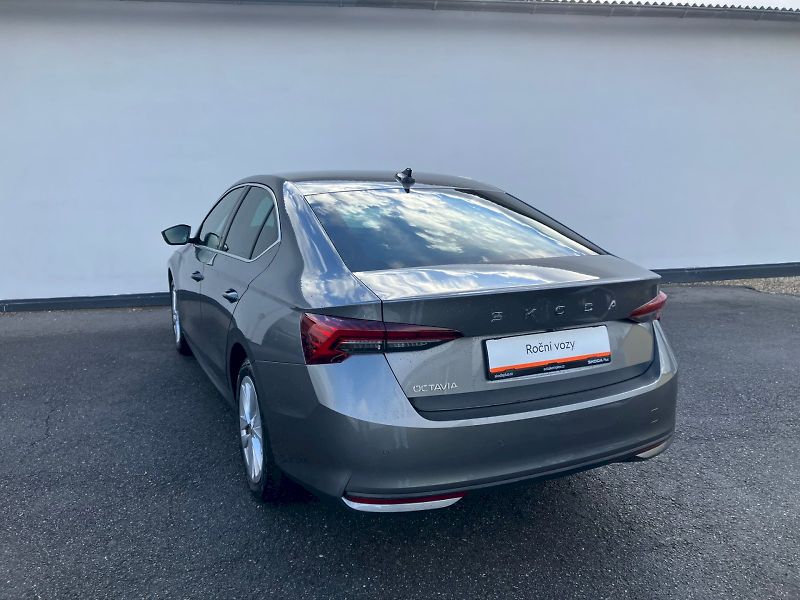 Škoda Octavia (2024) TOP SELEC TD 110/2.0 A7F - fotka 7 z 32