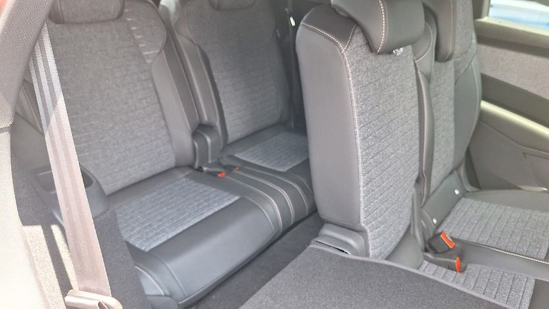 Peugeot 5008 (2025) ALLURE Hybrid 145 e-DCS6 - fotka 21 z 21