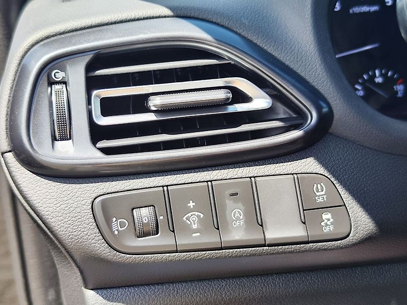 Hyundai i30 1.5 T-GDi/117kW N-Line MHEV - fotka 31 z 35