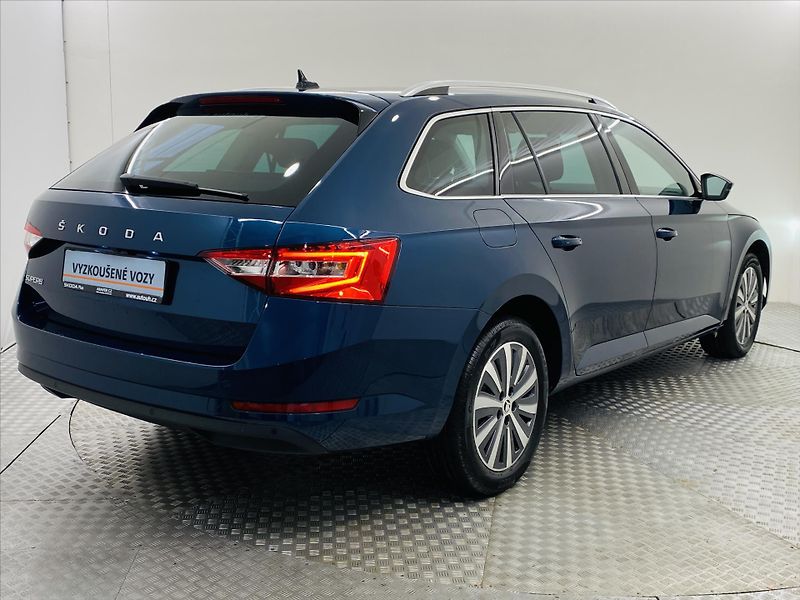 Škoda Superb 2,0 TDI 147kW DSG Style - fotka 2 z 29