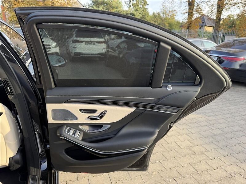 Mercedes-Benz Třídy S 560 4Matic AMG - fotka 30 z 32