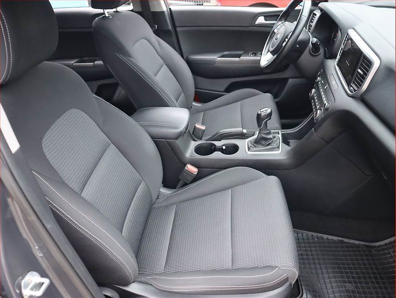 Kia Sportage (2021) Black Edition 1.6 CRDi - fotka 9 z 18