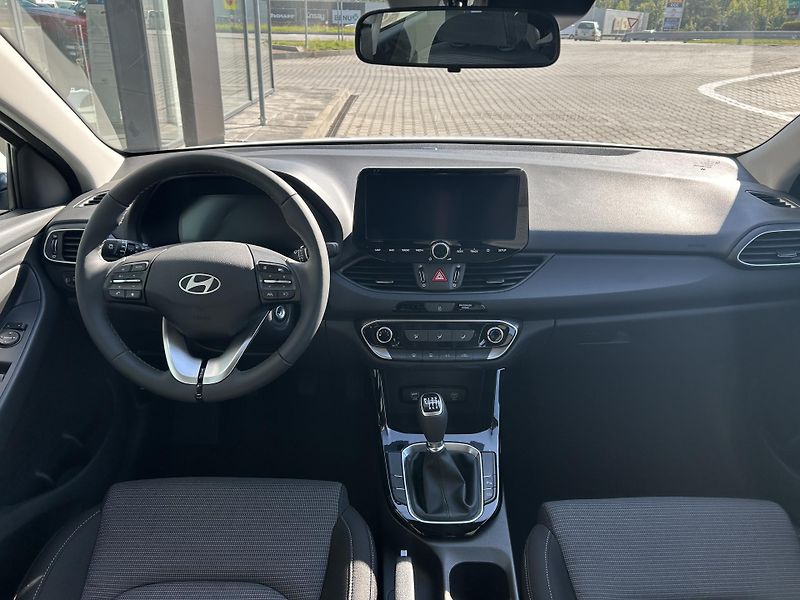 Hyundai i30 WG 1,5i 70 kW MT COMFORT FL - fotka 9 z 30