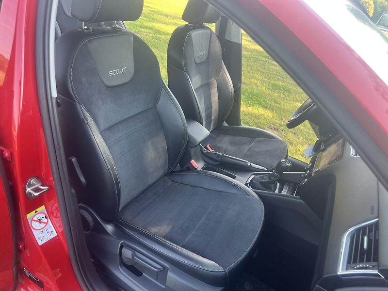 Škoda Octavia 2.0TDI 110KW,SCOUT,4x4,DSG,KůŽ - fotka 22 z 41