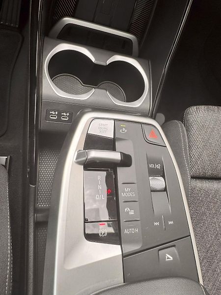 BMW X1 (2024) sDrive20i, panorama - fotka 20 z 35
