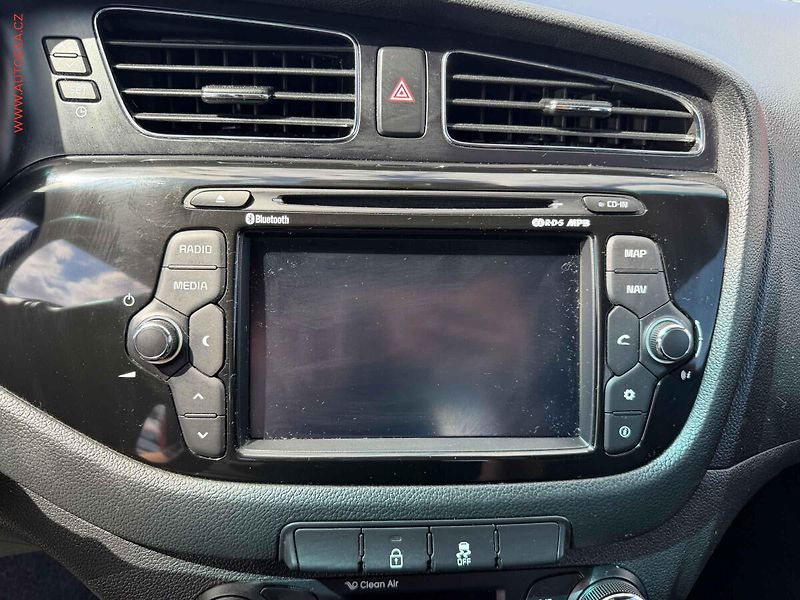 Kia Ceed (2014) 1.6GDi, ČR, Bixen - fotka 14 z 18