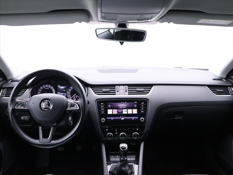 Škoda Octavia 2,0 TDI 110kW Style Webasto CZ - fotka 29 z 36