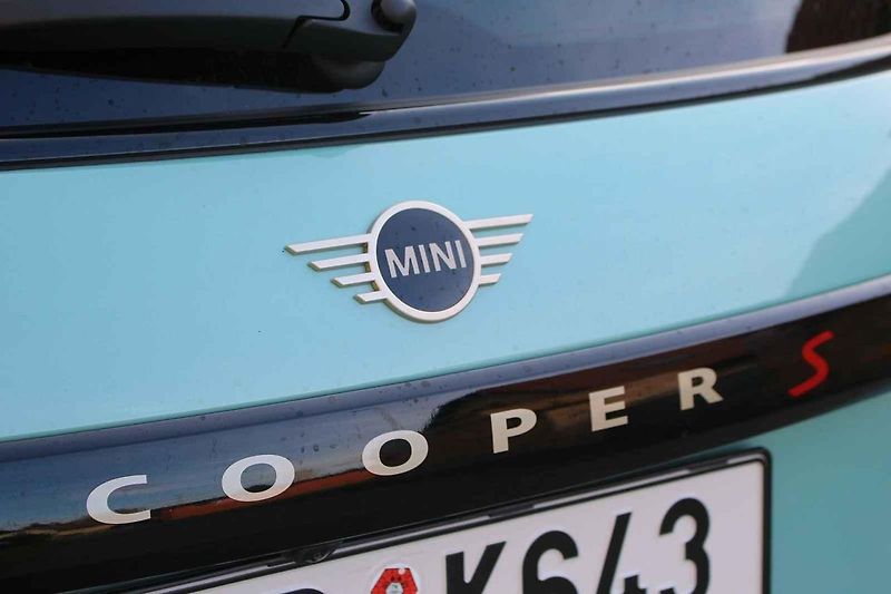 Mini Cooper S stále vyhoví nadšeným řidičům