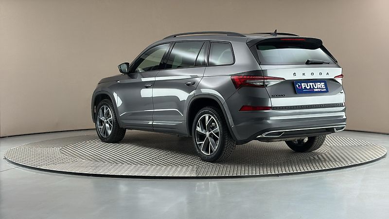 Škoda Kodiaq 2.0 TSI DSG 4x4 Sportline - fotka 2 z 34