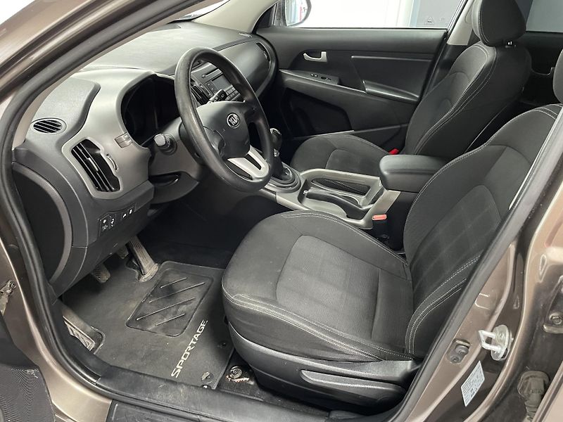 Kia Sportage 1.6 GDi ČR TZ REZERVACE  - fotka 19 z 23