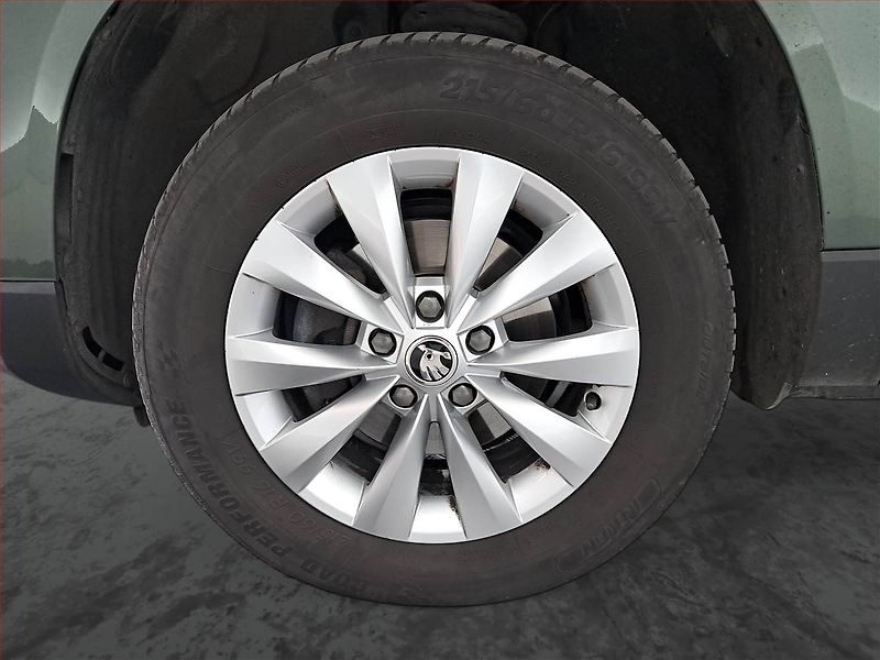 Škoda Karoq (2019) 1.6 TDI, Automat, Tempomat - fotka 15 z 17