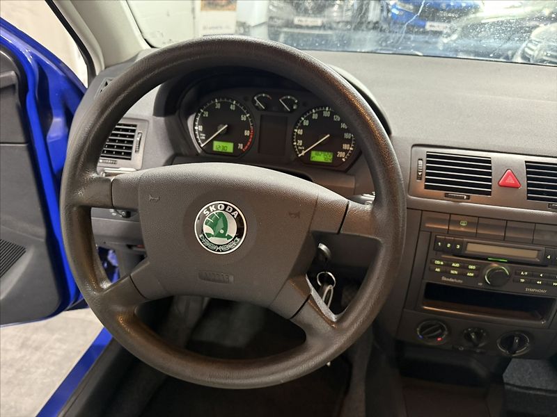 Škoda Fabia 1,2   i KLIMA PĚKNÝ STAV STK - fotka 8 z 20