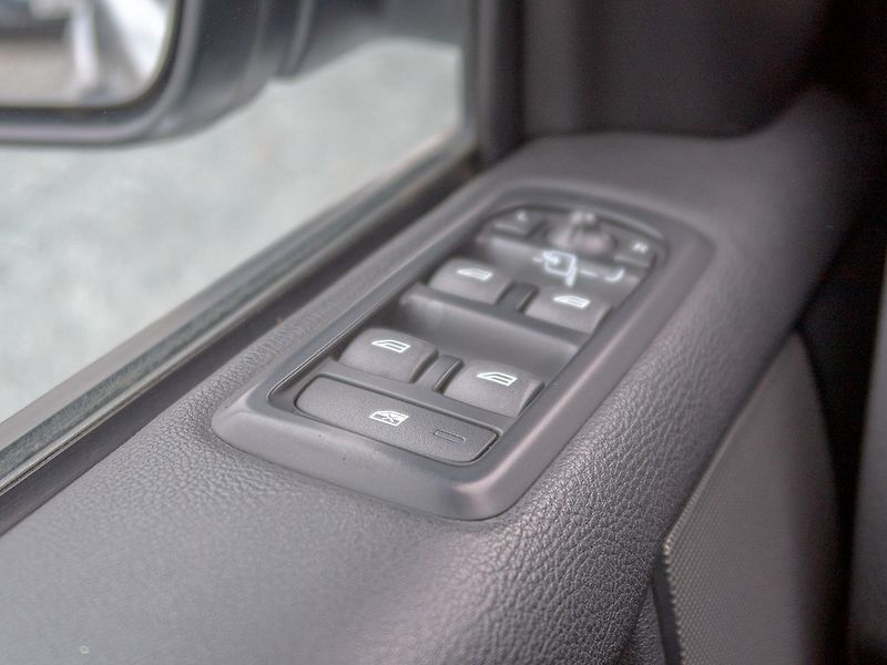 Land Rover Discovery (2009) 3.0D 180KW 4x4 – PO ROZVODECH - fotka 35 z 59