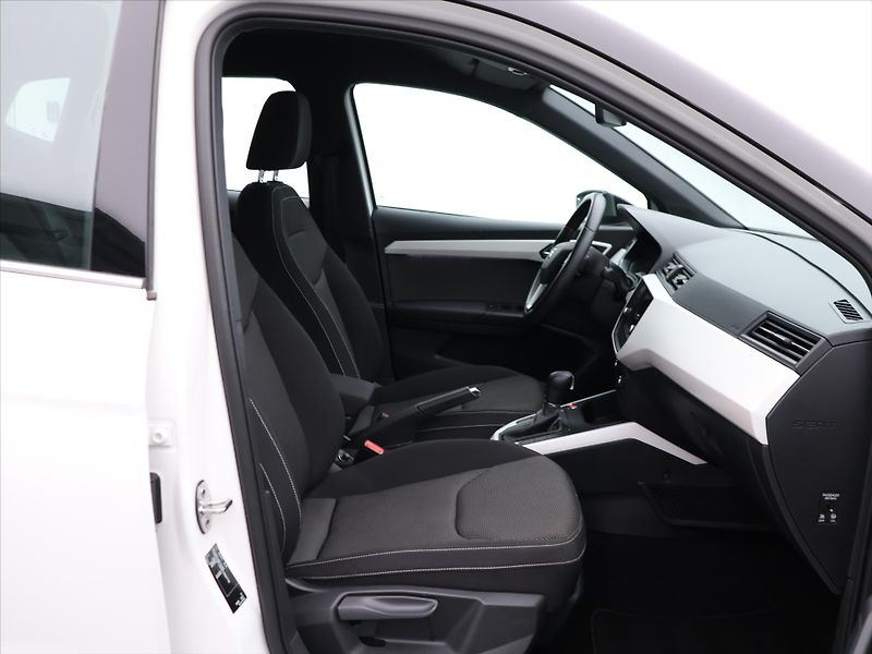 Seat Arona 1,0 TSI DSG CZ Xcellence 1.Maj - fotka 11 z 27