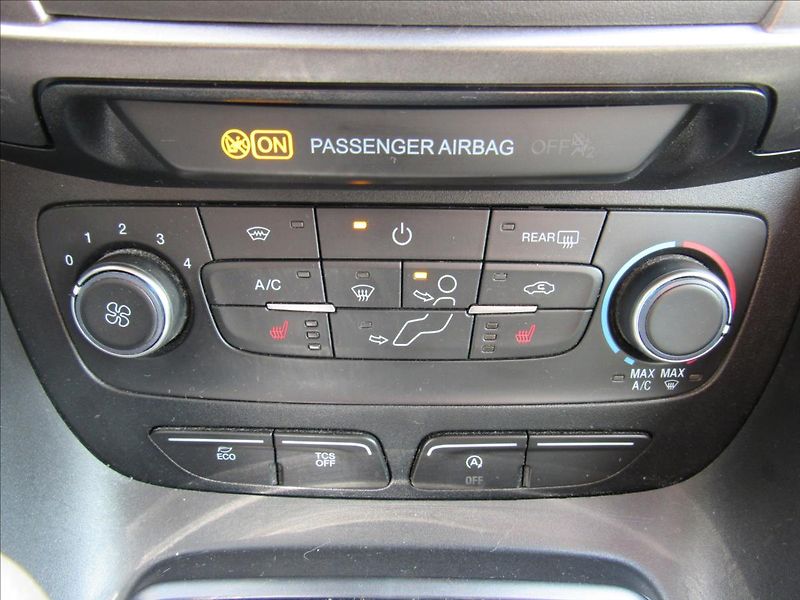 Ford Tourneo Connect 1,5 TDCi 88kW 5 Míst Long - fotka 20 z 32