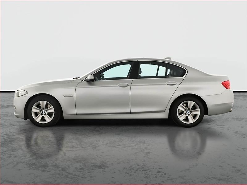 BMW Řada 5 (2014) 520d, Automat, Kůže, Tempomat - fotka 3 z 20