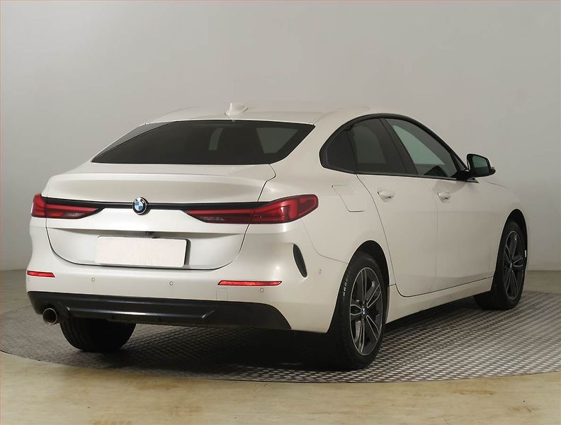 BMW Řada 2 (2020) M Paket 218i Gran Coupé - fotka 5 z 24