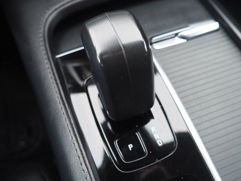 Volvo V90 (2022) B4, Momentum Pro - fotka 41 z 50