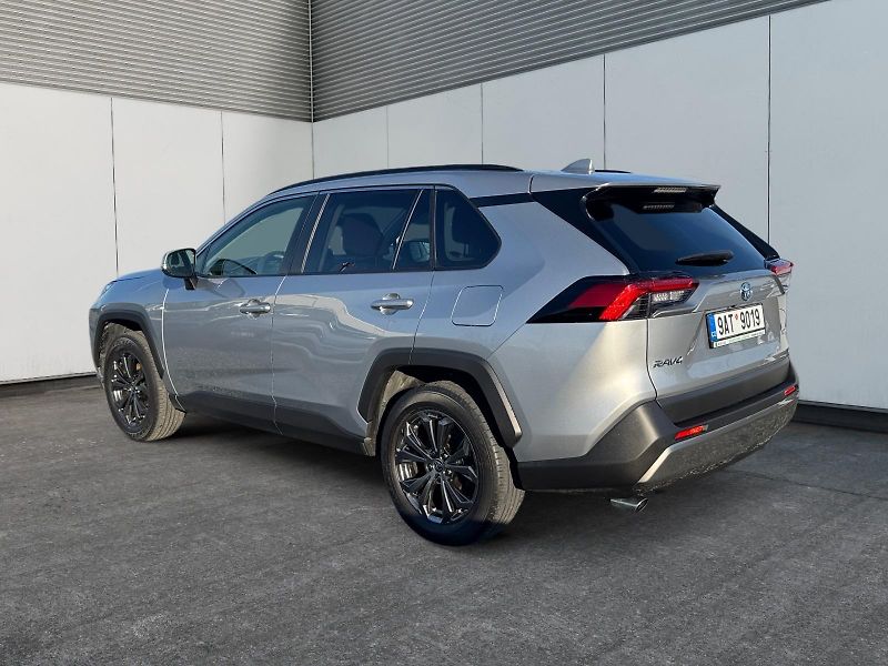 Toyota RAV4 (2023) COMFORT 2.5 HYBRID 131kW 4WD  - fotka 4 z 11