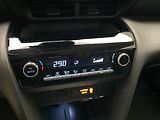 Toyota Yaris Cross 1.5 AT Hybrid Comfort - náhled 27