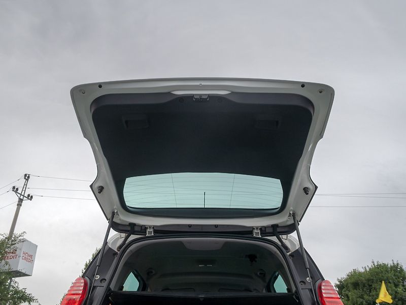Peugeot 5008 (2013) 2.0HDI 110KW man– 2x PNEU - fotka 30 z 35