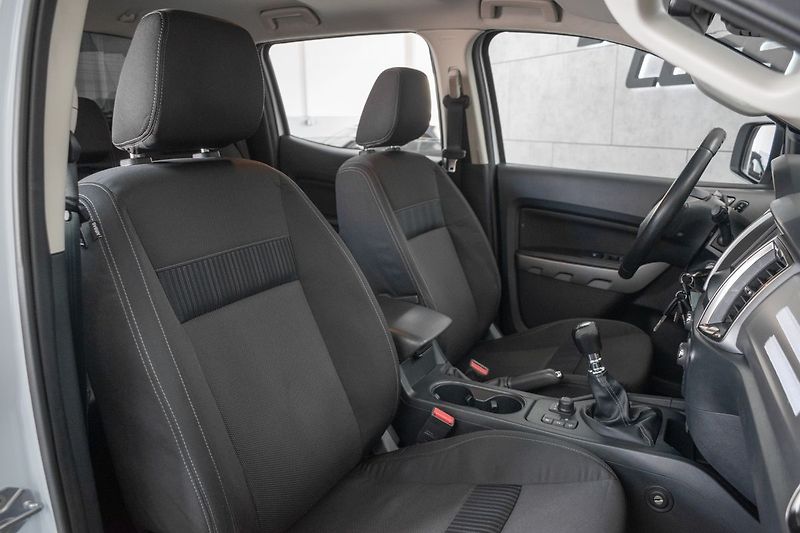 Ford Ranger 2.0 XLT*Naviják*4x4*TAŽNÉ*ČR 1 - fotka 11 z 46