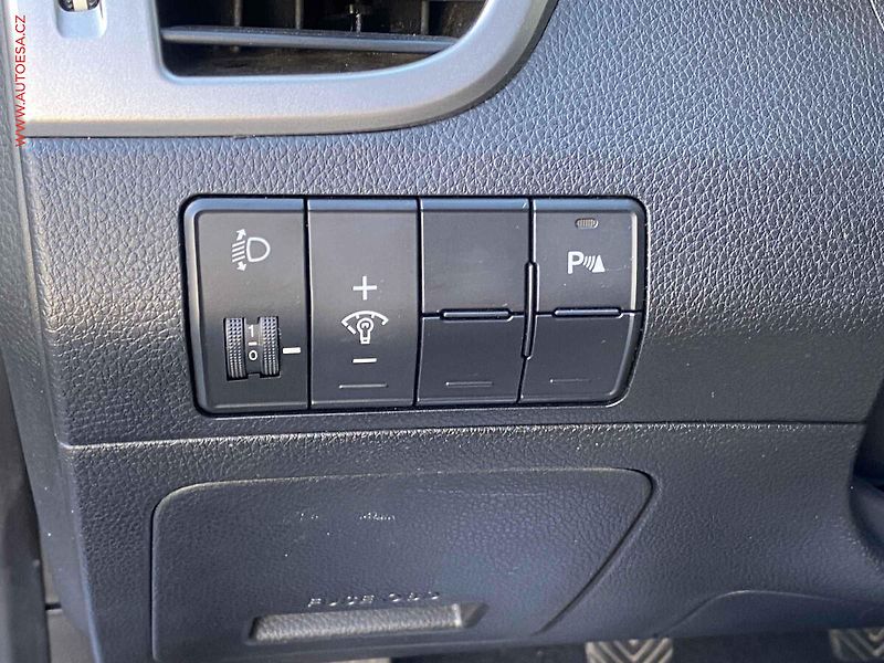 Hyundai i30 (2012) 1.6GDi, ČR, servis.kniha - fotka 14 z 16