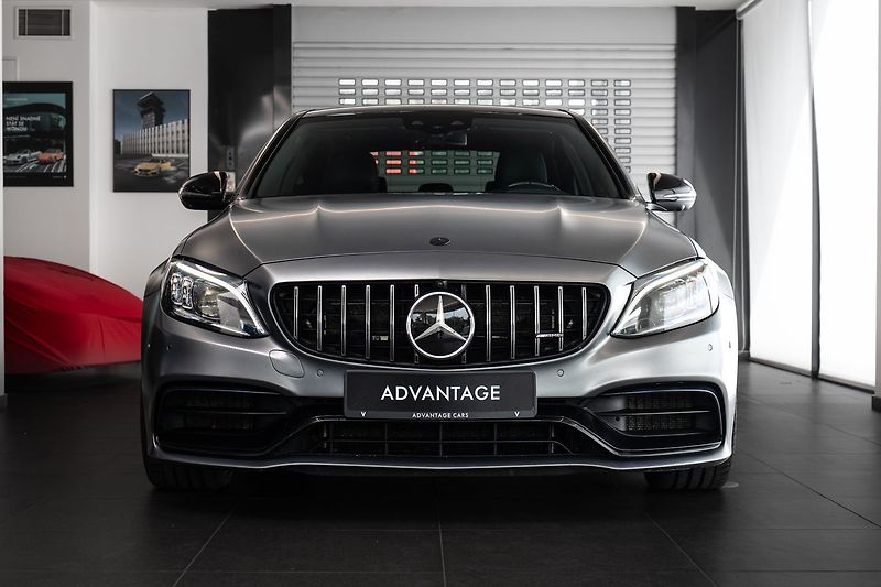 Mercedes-Benz Třídy C C63 S AMG Burmester/360/Pano - fotka 2 z 22