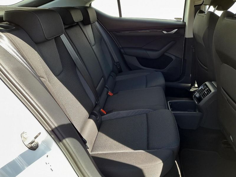 Škoda Octavia Selection 1.5 TSI 110kW 6MP - fotka 15 z 20