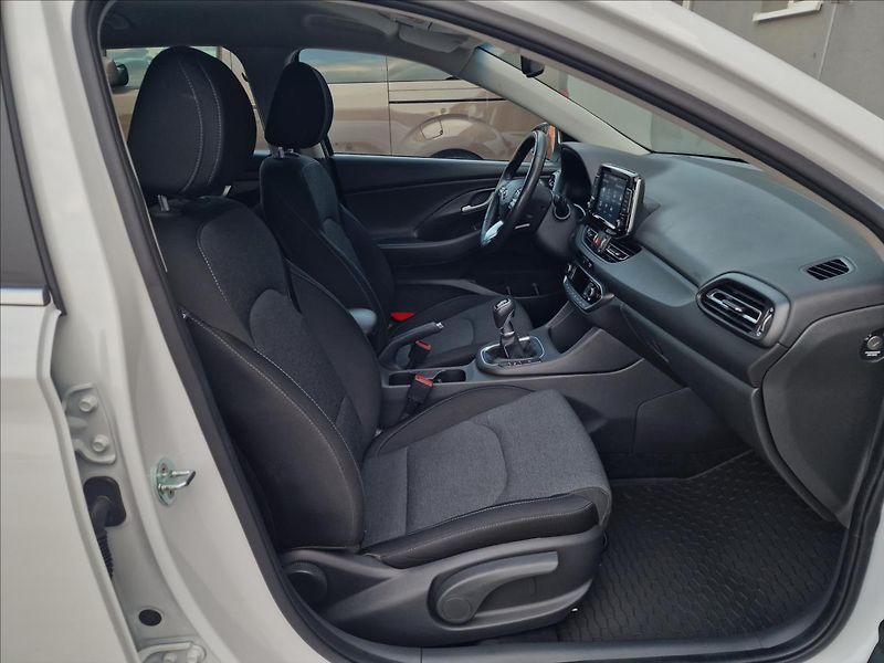 Hyundai i30 1.0T-Gdi Smart Kombi,ČR,1.Maj - fotka 14 z 50