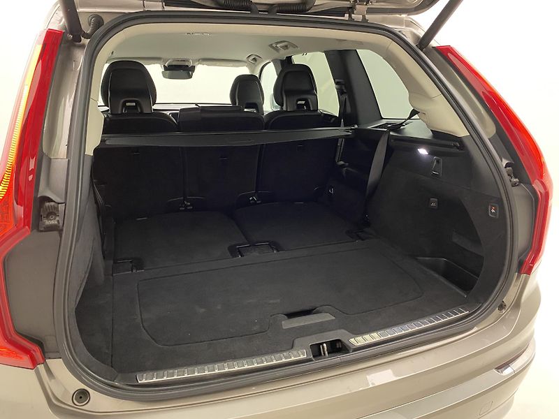 Volvo XC90 B5 AWD INSCRIPTION REZERVACE - fotka 6 z 49