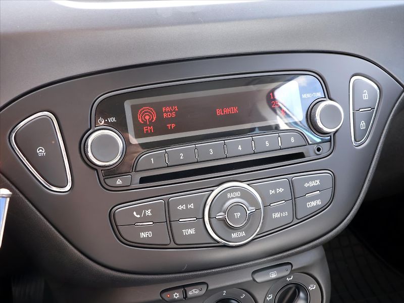 Opel Corsa 1,2 i 51kW Sport Klima CZ - fotka 20 z 30